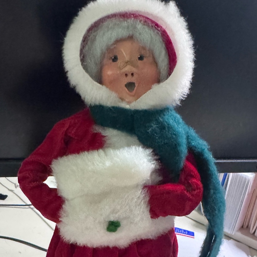 Byers Choice Caroler 1987